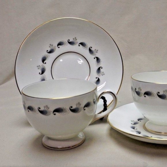 Wedgwood Bone China England Set of 2 Stardust Footed Tea Cups and Saucers. R4292 - Picture 2 of 16